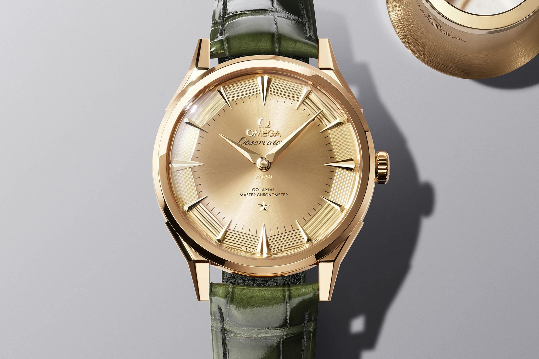 Moonshine Gold Ambient Background on strap