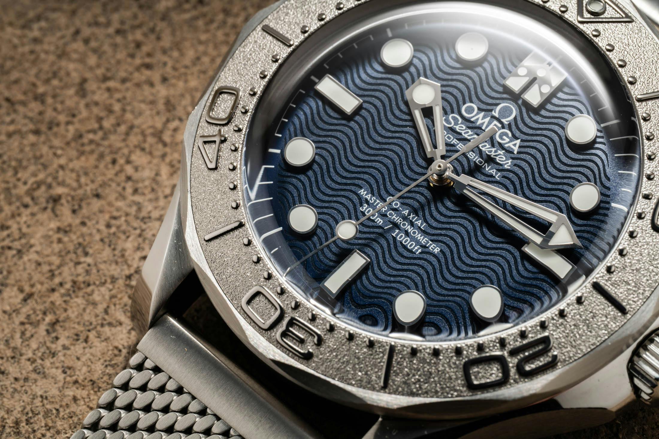 2026 Bond Seamaster Blue Dial Bottom Macro