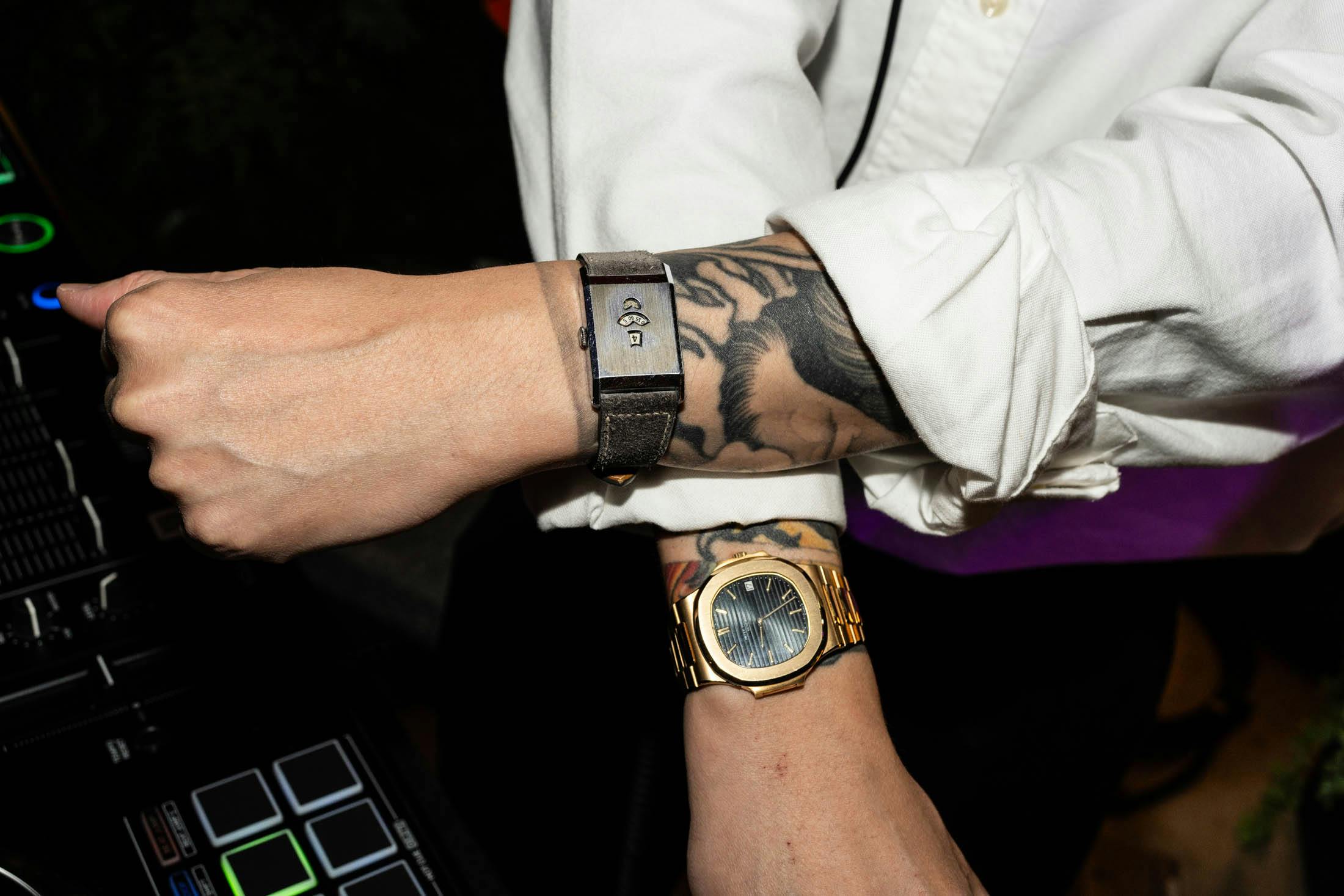 Jump hour and nautilus Wristshot