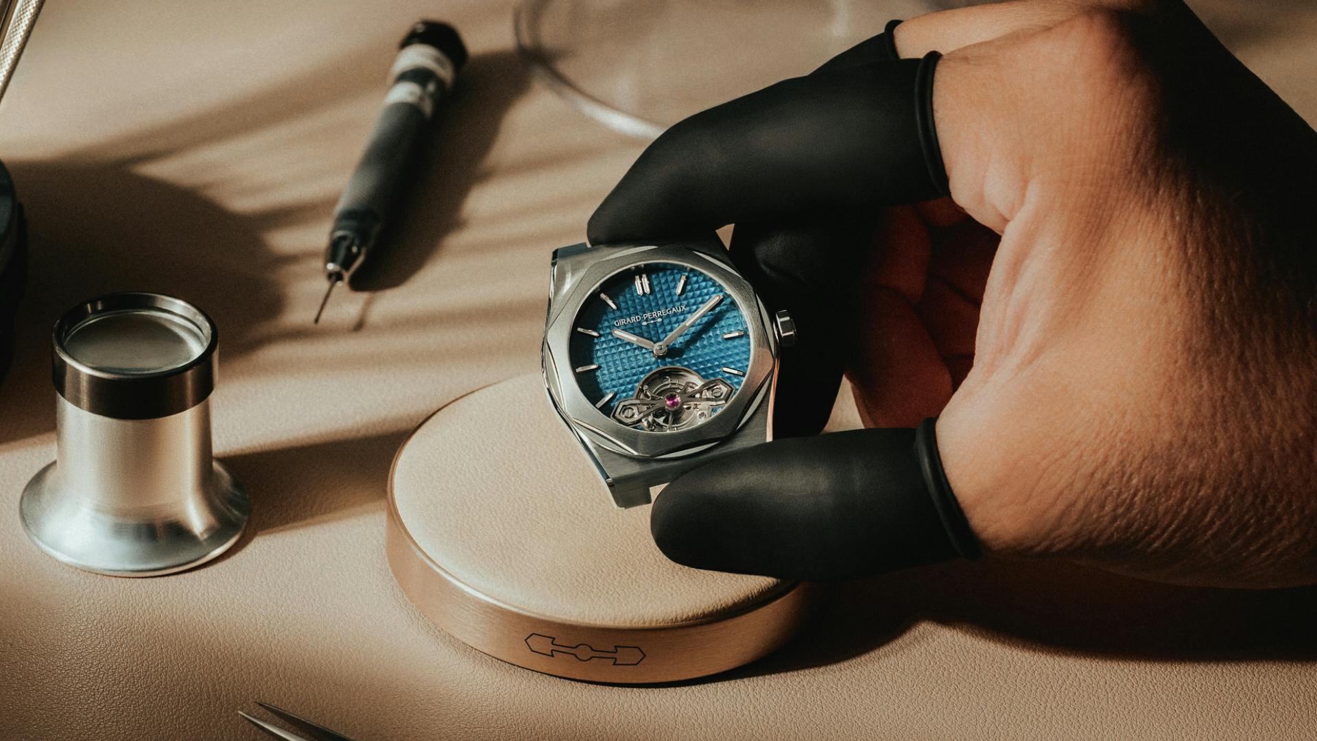 Introducing The Girard-Perregaux Laureato Fifty Tourbillon Micro-Rotor 39mm