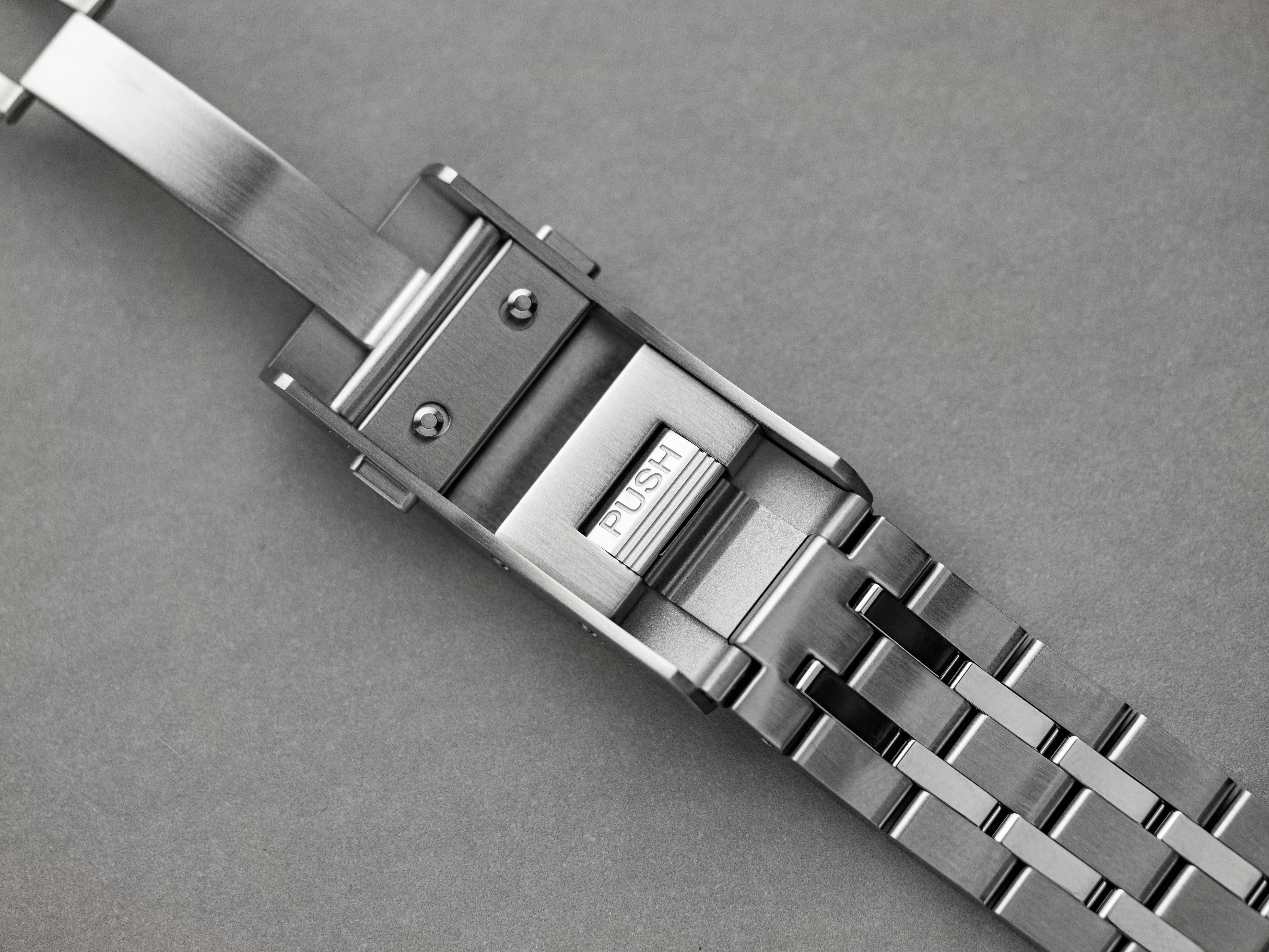 Second Hour Gin Clear Mk3 clasp